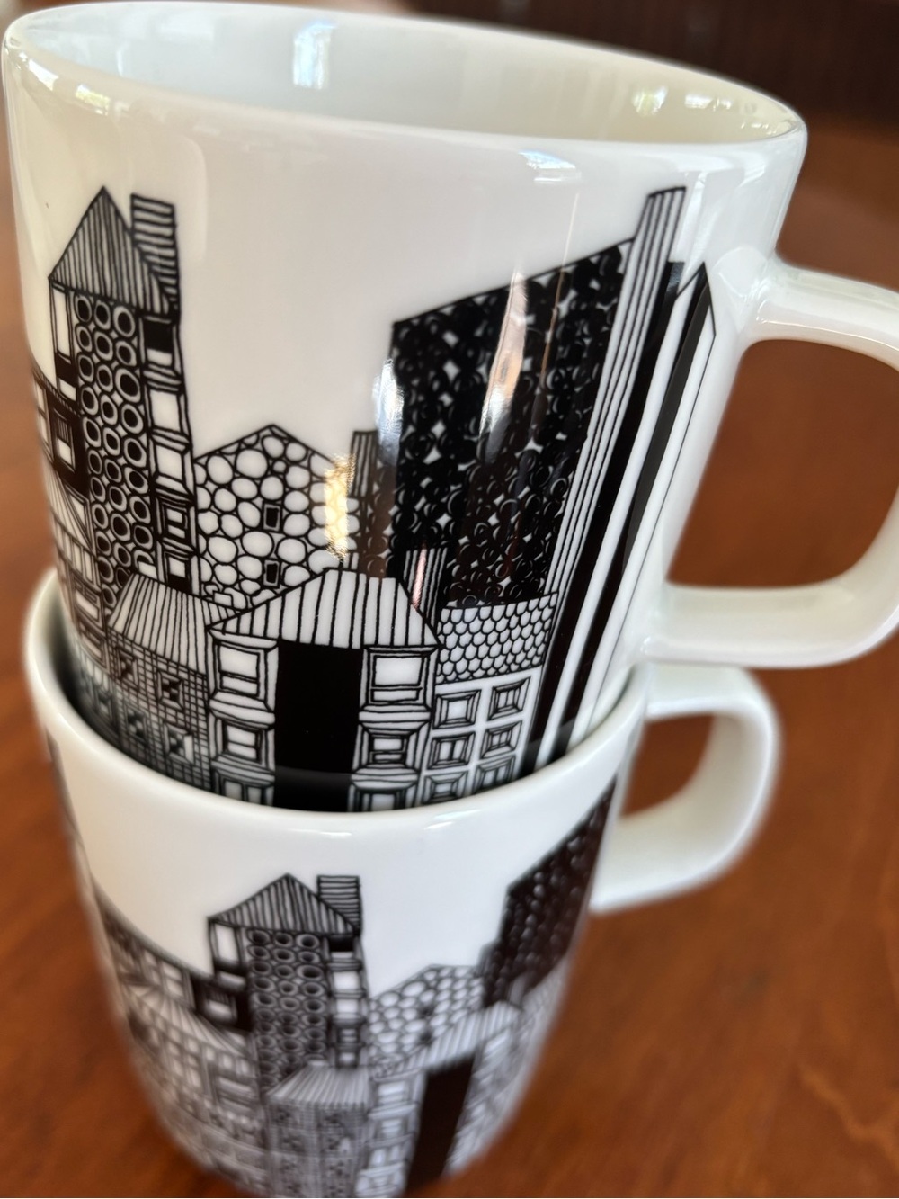 Marimekko Oiva-Siirtolapuutarha glazed porcelain/stoneware mugs (2)